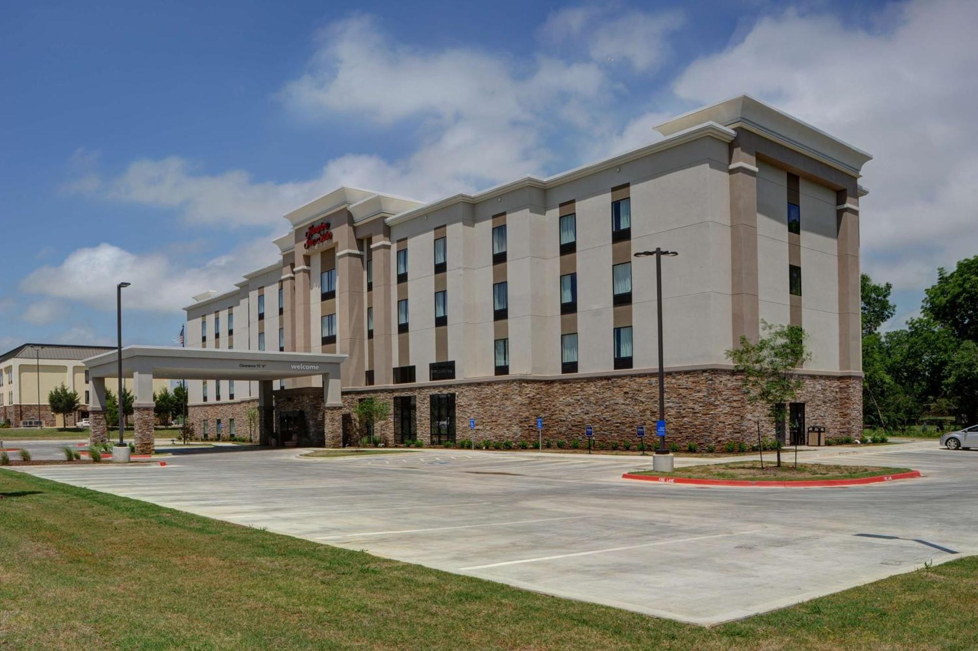 Hampton Inn & Suites Ardmore Bagian luar foto