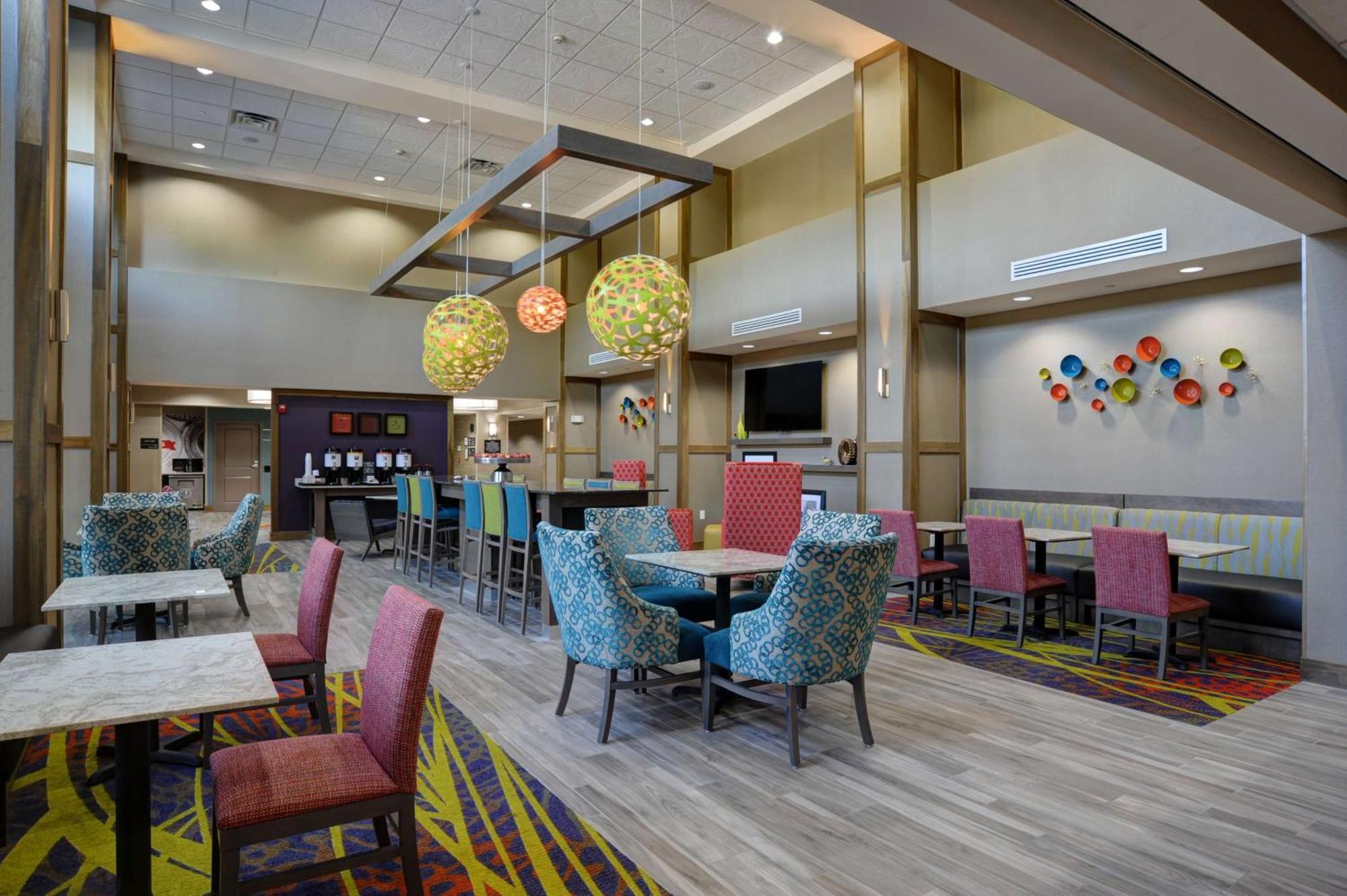 Hampton Inn & Suites Ardmore Bagian luar foto